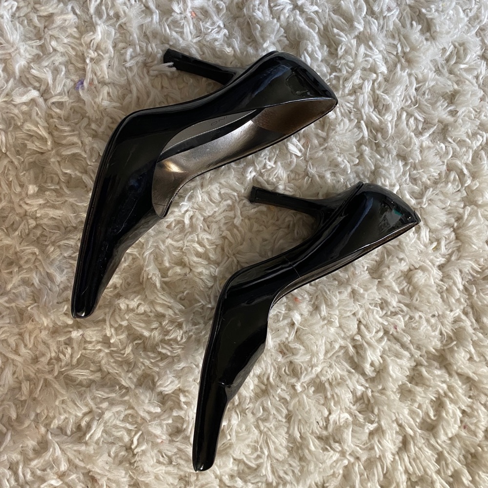 Size 8.5 Bandolino Black Patent Leather Pumps